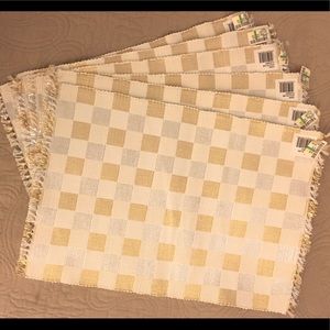 NWT Placemats in Gold, Silver and White